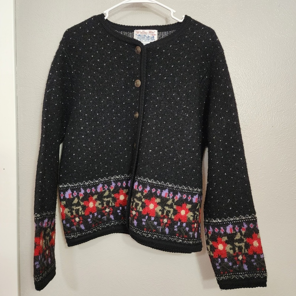Tally Ho Creation Size Medium Black Floral Wool‎ Cardigan Sweater Vintage